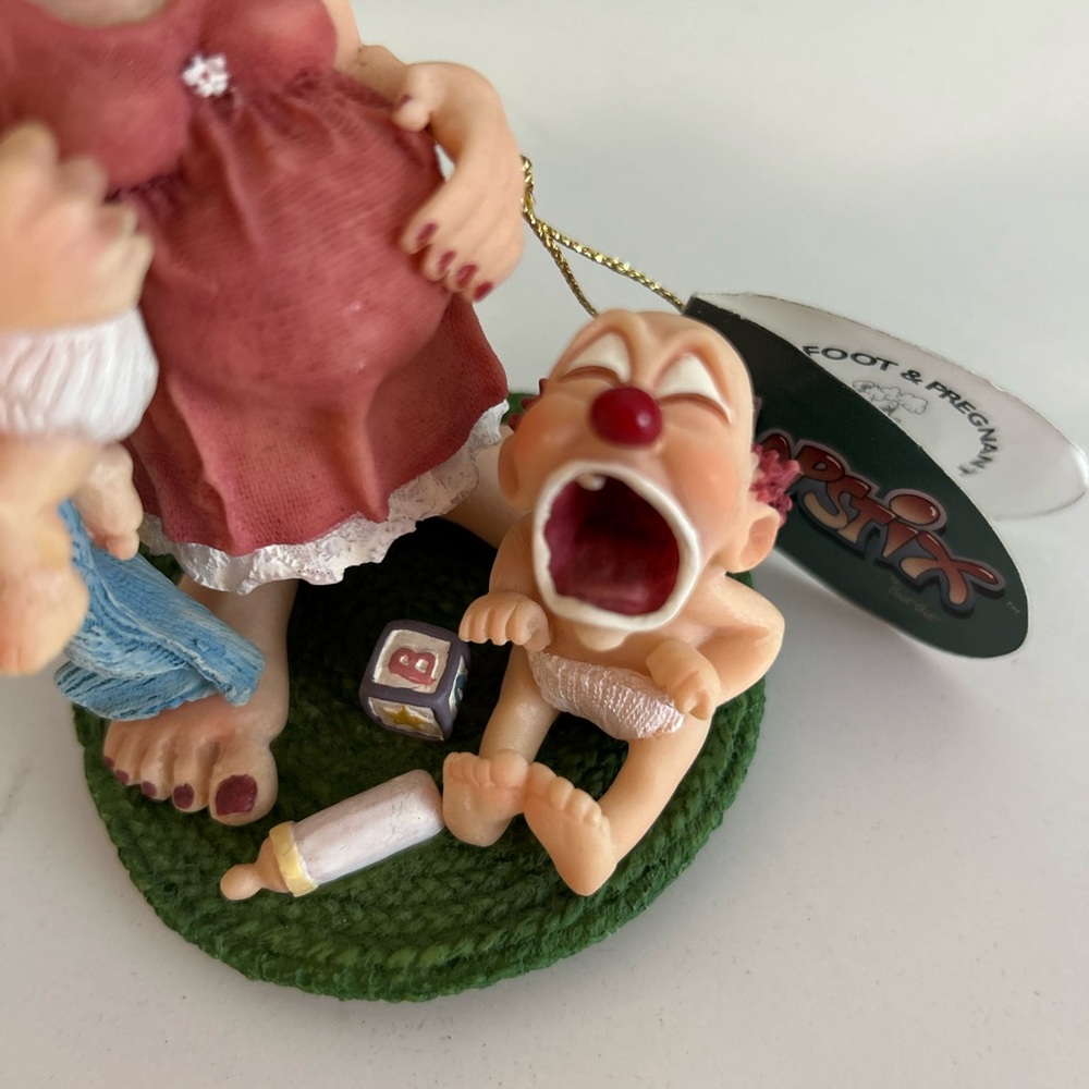 Slapstix Clown Figurine with Babies - Picture 11 of 12